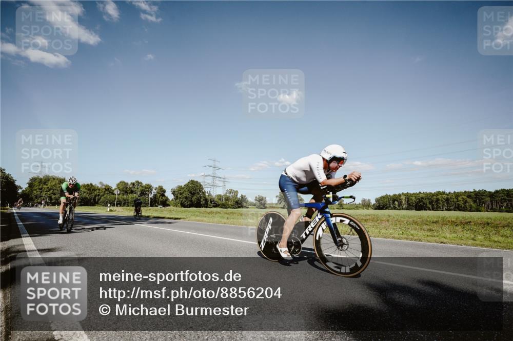07.09.2025 - 19. Norderstedt Triathlon Michael Burmester http://msf.ph/oto/8856204 07.09.2025 15:20:13 Radfahren 868, 1495, 1526 meine-sportfotos.de