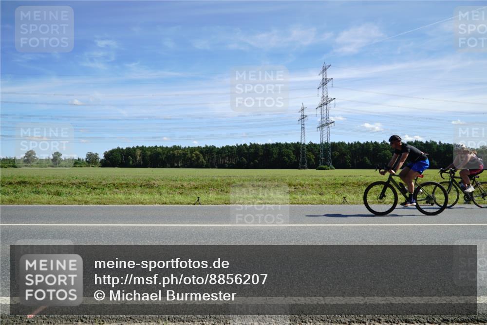 07.09.2025 - 19. Norderstedt Triathlon Michael Burmester http://msf.ph/oto/8856207 07.09.2025 12:47:27 Radfahren  meine-sportfotos.de