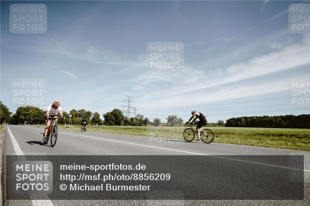 07.09.2025 - 19. Norderstedt Triathlon Michael Burmester http://msf.ph/oto/8856209 07.09.2025 12:15:34 Radfahren 146, 210, 215, 780, 1364 meine-sportfotos.de