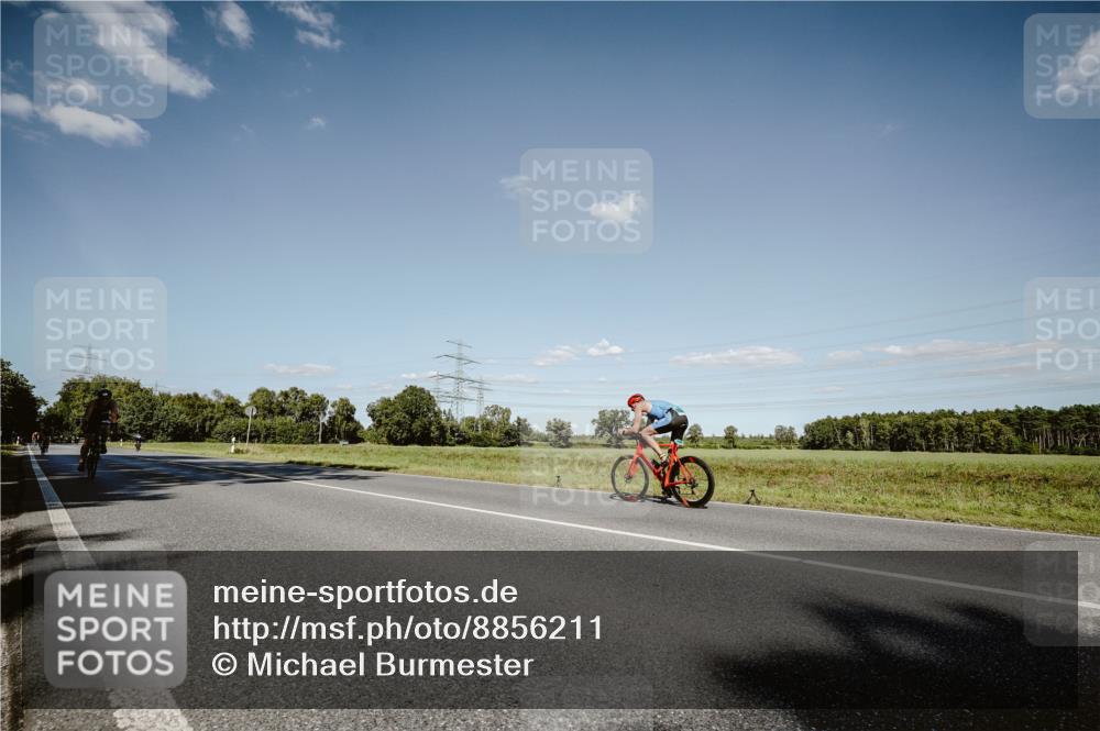 07.09.2025 - 19. Norderstedt Triathlon Michael Burmester http://msf.ph/oto/8856211 07.09.2025 15:20:16 Radfahren 1411, 1495 meine-sportfotos.de