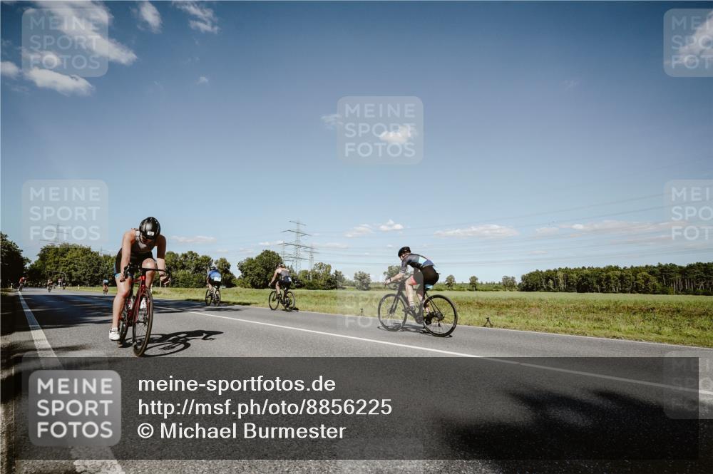 07.09.2025 - 19. Norderstedt Triathlon Michael Burmester http://msf.ph/oto/8856225 07.09.2025 15:20:20 Radfahren 449, 1411 meine-sportfotos.de