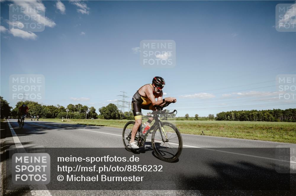 07.09.2025 - 19. Norderstedt Triathlon Michael Burmester http://msf.ph/oto/8856232 07.09.2025 15:20:25 Radfahren 1513, 1523 meine-sportfotos.de