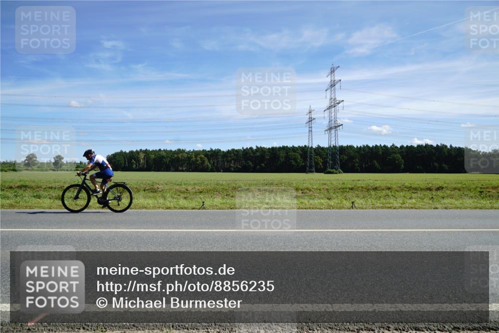 07.09.2025 - 19. Norderstedt Triathlon Michael Burmester http://msf.ph/oto/8856235 07.09.2025 12:47:39 Radfahren 275 meine-sportfotos.de