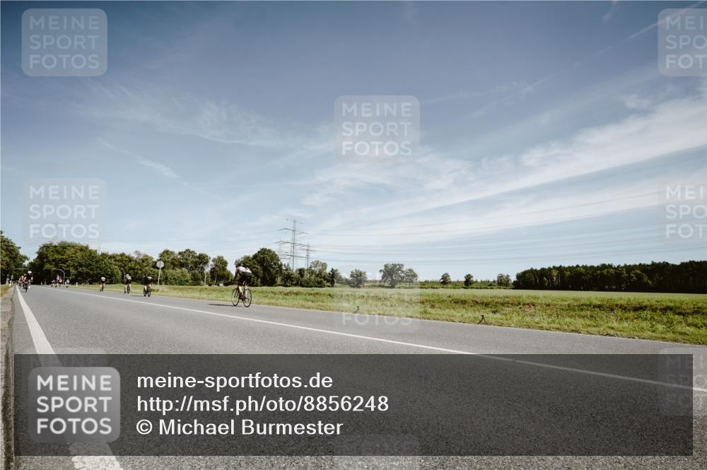 07.09.2025 - 19. Norderstedt Triathlon Michael Burmester http://msf.ph/oto/8856248 07.09.2025 12:15:47 Radfahren 1241 meine-sportfotos.de