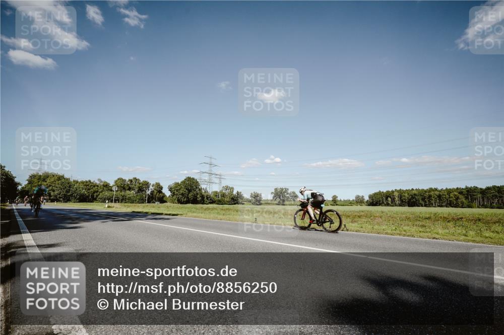 07.09.2025 - 19. Norderstedt Triathlon Michael Burmester http://msf.ph/oto/8856250 07.09.2025 15:20:42 Radfahren 953, 1460 meine-sportfotos.de