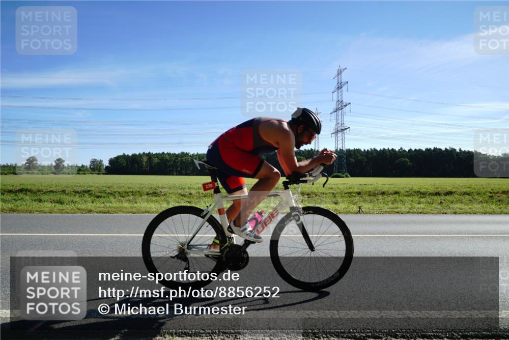07.09.2025 - 19. Norderstedt Triathlon Michael Burmester http://msf.ph/oto/8856252 07.09.2025 11:04:56 Radfahren 238 meine-sportfotos.de