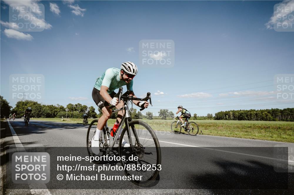 07.09.2025 - 19. Norderstedt Triathlon Michael Burmester http://msf.ph/oto/8856253 07.09.2025 15:20:44 Radfahren 953, 1460 meine-sportfotos.de