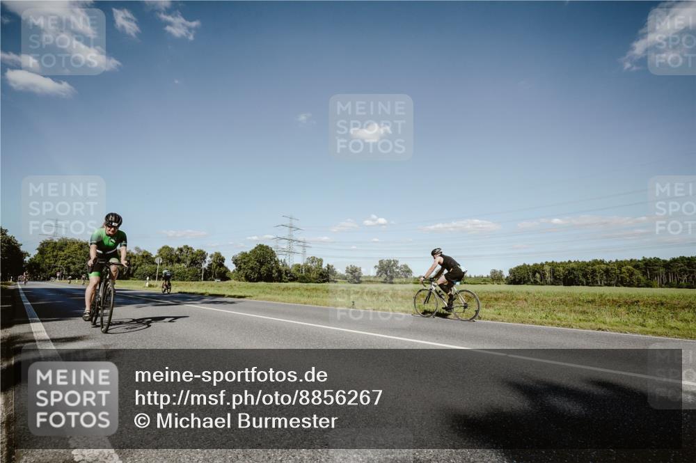 07.09.2025 - 19. Norderstedt Triathlon Michael Burmester http://msf.ph/oto/8856267 07.09.2025 15:20:49 Radfahren 464, 466 meine-sportfotos.de
