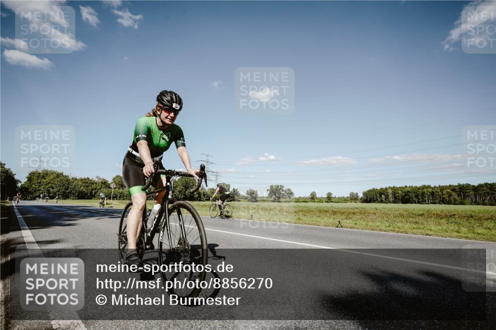 07.09.2025 - 19. Norderstedt Triathlon Michael Burmester http://msf.ph/oto/8856270 07.09.2025 15:20:50 Radfahren 464, 466 meine-sportfotos.de
