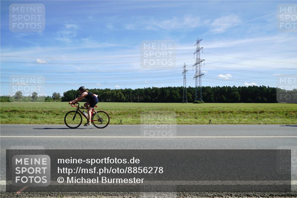 07.09.2025 - 19. Norderstedt Triathlon Michael Burmester http://msf.ph/oto/8856278 07.09.2025 12:48:01 Radfahren 277, 304, 1344 meine-sportfotos.de