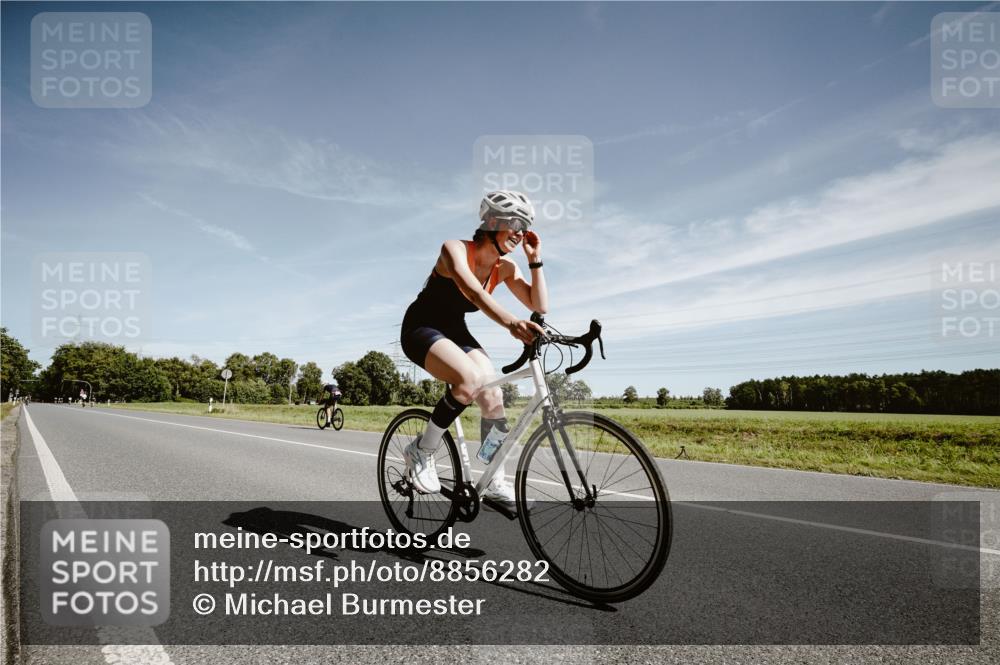 07.09.2025 - 19. Norderstedt Triathlon Michael Burmester http://msf.ph/oto/8856282 07.09.2025 12:16:03 Radfahren 1251 meine-sportfotos.de