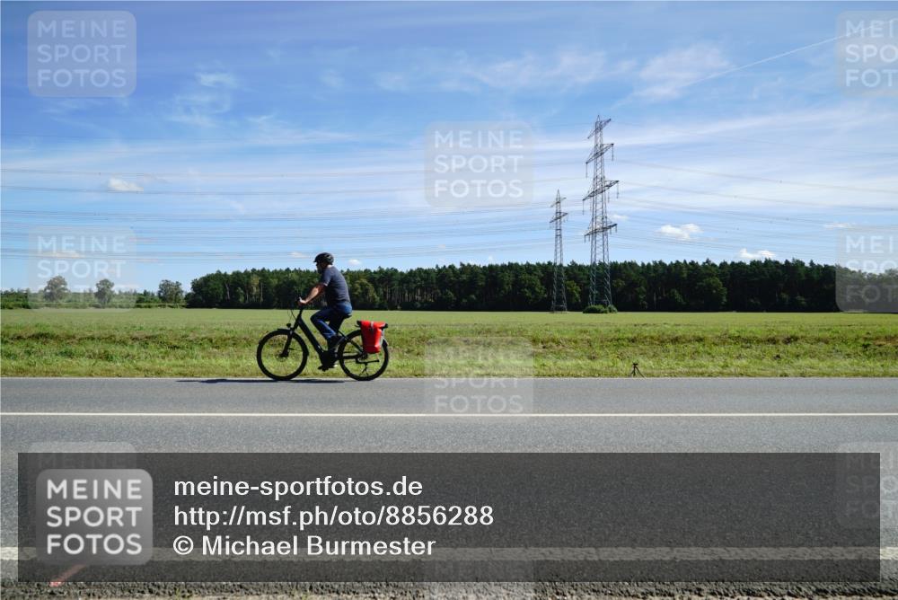 07.09.2025 - 19. Norderstedt Triathlon Michael Burmester http://msf.ph/oto/8856288 07.09.2025 12:48:02 Radfahren 277, 304, 1344 meine-sportfotos.de