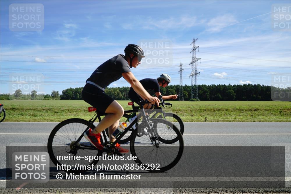 07.09.2025 - 19. Norderstedt Triathlon Michael Burmester http://msf.ph/oto/8856292 07.09.2025 12:48:03 Radfahren 277, 304, 1344 meine-sportfotos.de