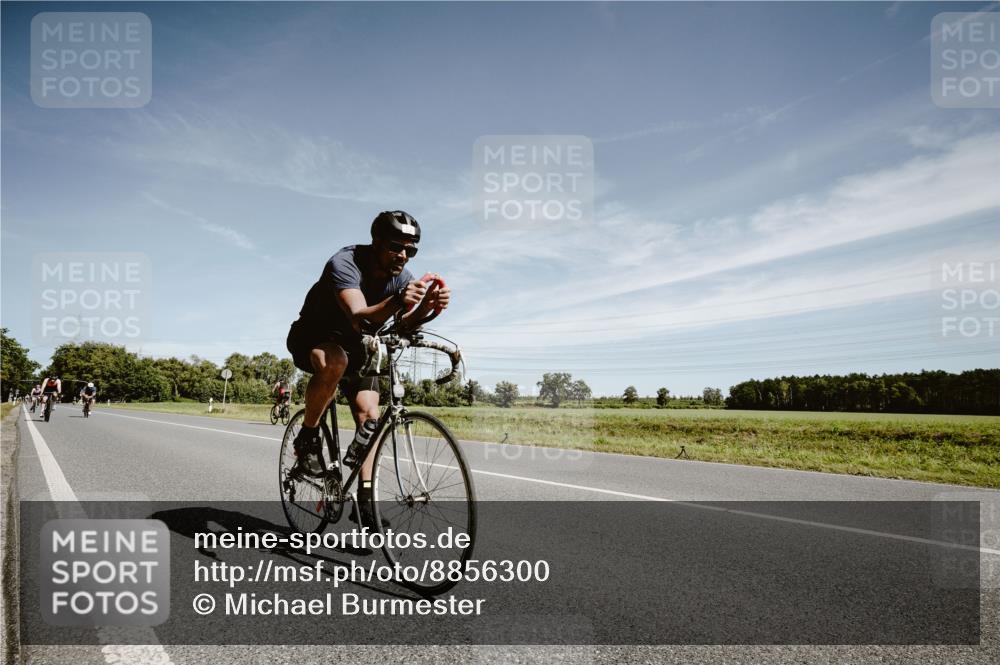 07.09.2025 - 19. Norderstedt Triathlon Michael Burmester http://msf.ph/oto/8856300 07.09.2025 12:16:15 Radfahren 162, 245, 251 meine-sportfotos.de