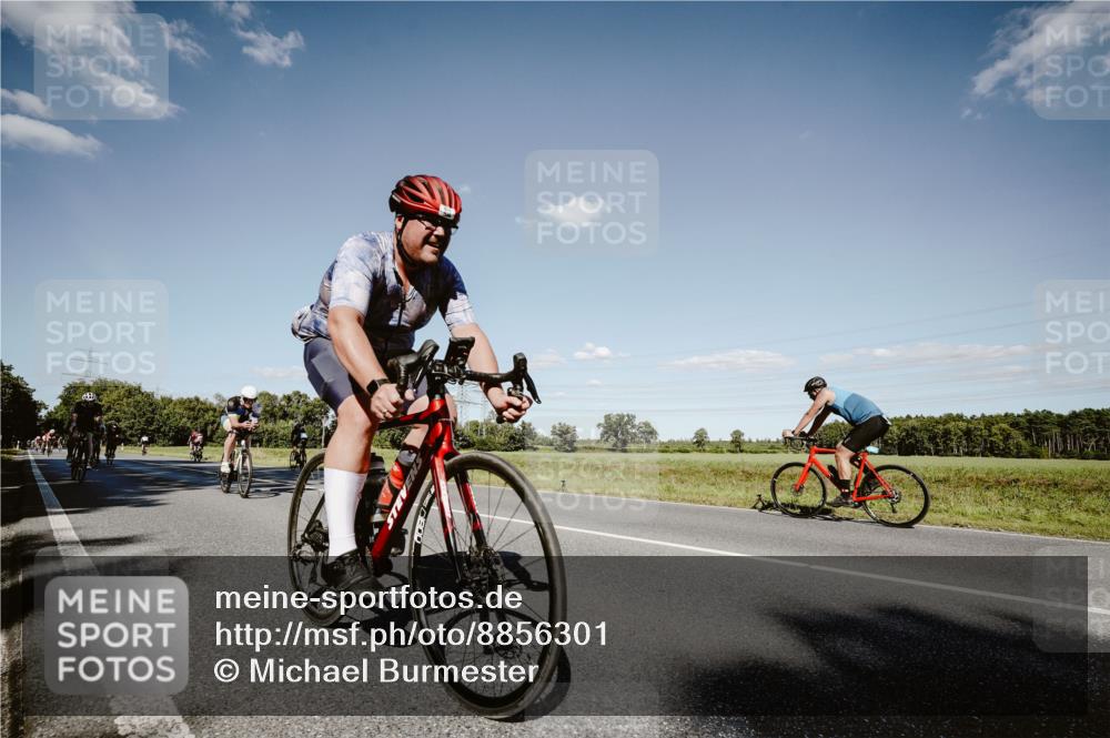07.09.2025 - 19. Norderstedt Triathlon Michael Burmester http://msf.ph/oto/8856301 07.09.2025 15:21:05 Radfahren 416, 902, 903, 936, 951 meine-sportfotos.de