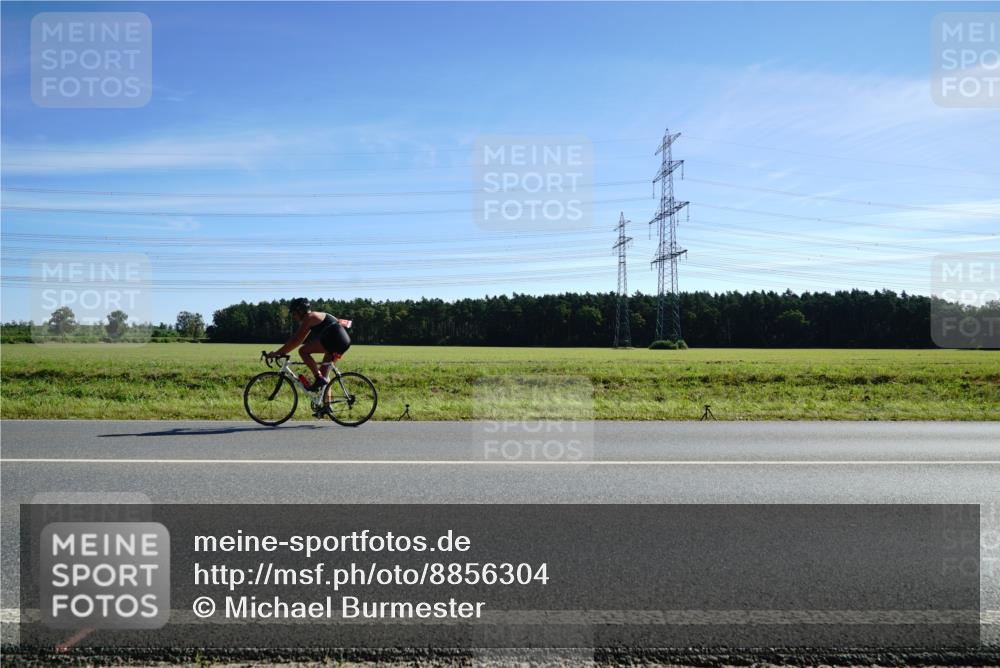 07.09.2025 - 19. Norderstedt Triathlon Michael Burmester http://msf.ph/oto/8856304 07.09.2025 11:05:49 Radfahren 1341 meine-sportfotos.de