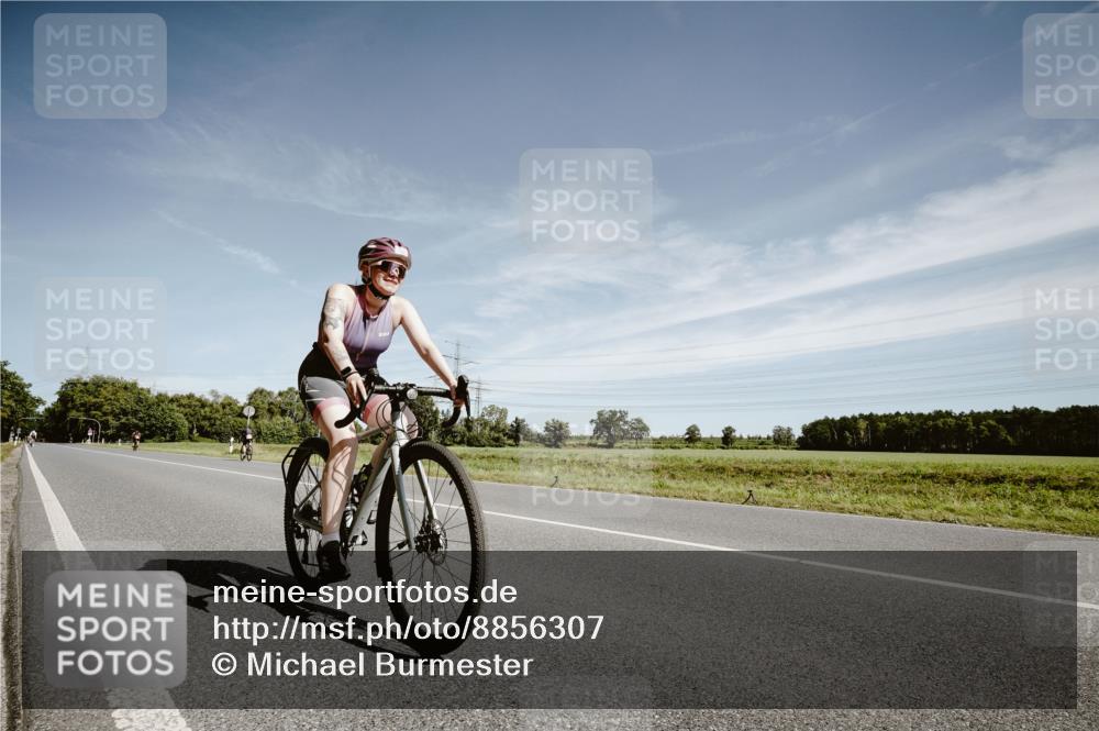 07.09.2025 - 19. Norderstedt Triathlon Michael Burmester http://msf.ph/oto/8856307 07.09.2025 12:16:20 Radfahren 162, 163, 245 meine-sportfotos.de