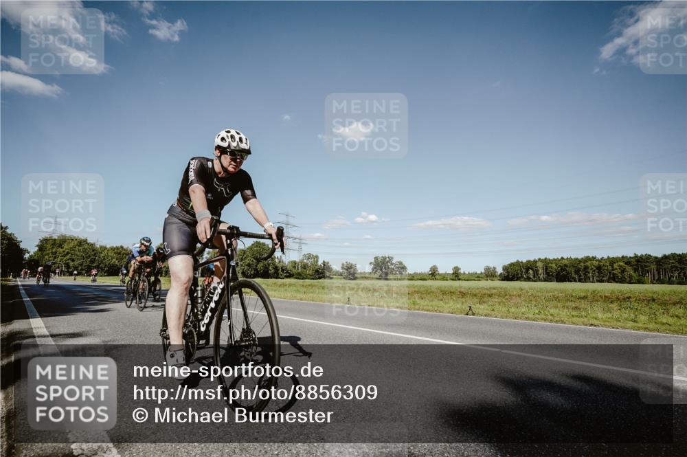 07.09.2025 - 19. Norderstedt Triathlon Michael Burmester http://msf.ph/oto/8856309 07.09.2025 15:21:07 Radfahren 377, 416, 902, 936, 951, 1537 meine-sportfotos.de