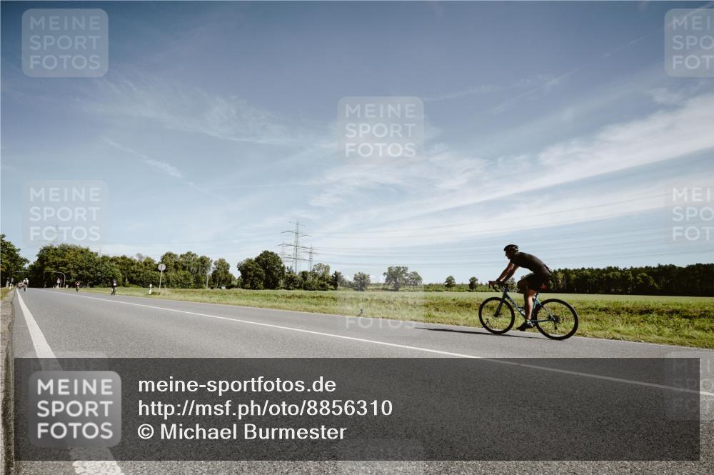 07.09.2025 - 19. Norderstedt Triathlon Michael Burmester http://msf.ph/oto/8856310 07.09.2025 12:16:22 Radfahren 163 meine-sportfotos.de