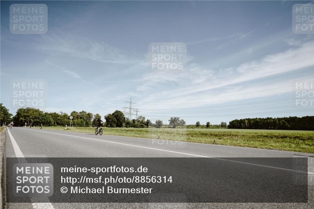 07.09.2025 - 19. Norderstedt Triathlon Michael Burmester http://msf.ph/oto/8856314 07.09.2025 12:16:23 Radfahren 163 meine-sportfotos.de