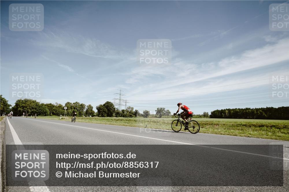 07.09.2025 - 19. Norderstedt Triathlon Michael Burmester http://msf.ph/oto/8856317 07.09.2025 12:16:24 Radfahren  meine-sportfotos.de