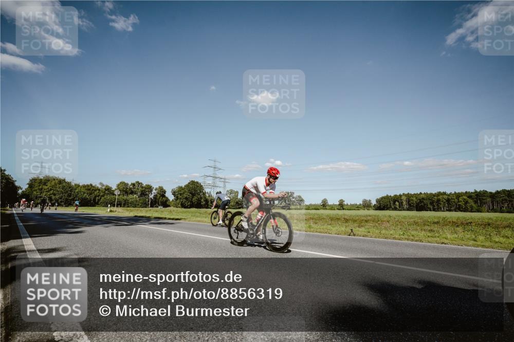 07.09.2025 - 19. Norderstedt Triathlon Michael Burmester http://msf.ph/oto/8856319 07.09.2025 15:21:10 Radfahren 377, 480, 902, 951, 1537 meine-sportfotos.de