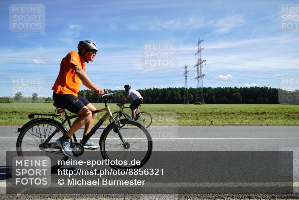 07.09.2025 - 19. Norderstedt Triathlon Michael Burmester http://msf.ph/oto/8856321 07.09.2025 12:48:15 Radfahren 1304 meine-sportfotos.de