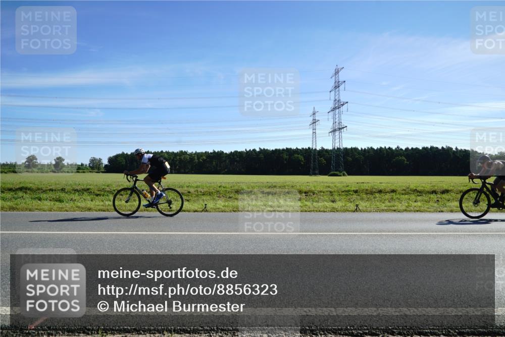 07.09.2025 - 19. Norderstedt Triathlon Michael Burmester http://msf.ph/oto/8856323 07.09.2025 11:06:03 Radfahren 204, 1167 meine-sportfotos.de