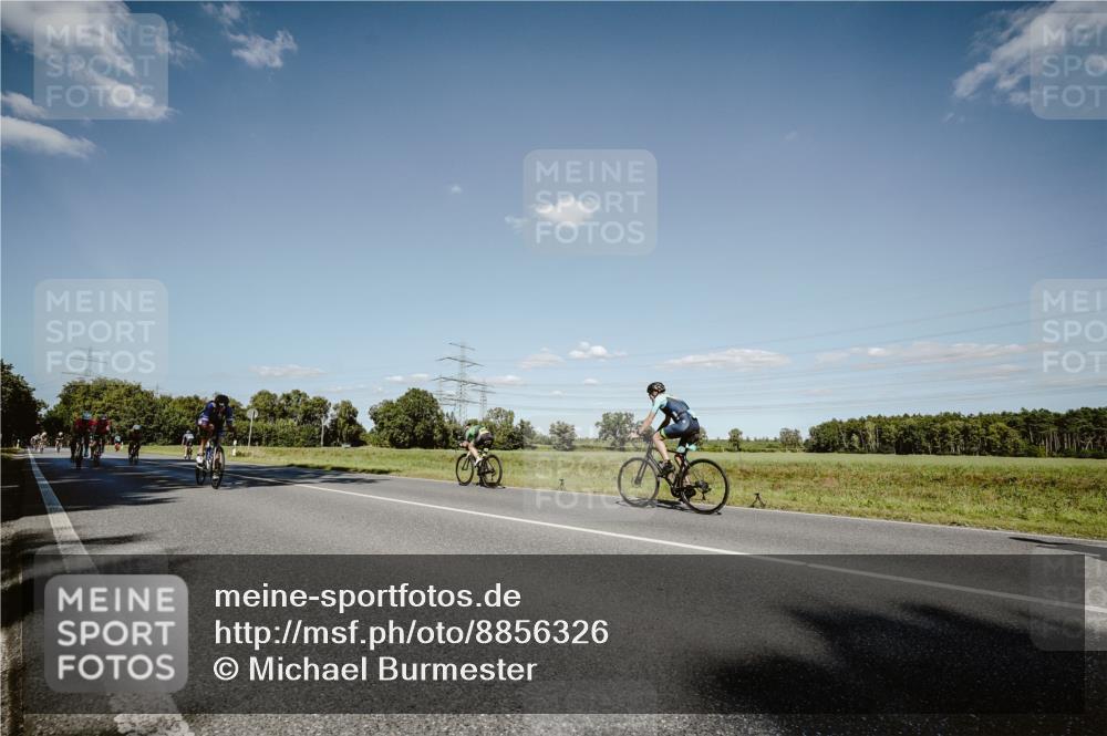 07.09.2025 - 19. Norderstedt Triathlon Michael Burmester http://msf.ph/oto/8856326 07.09.2025 15:21:12 Radfahren 377, 480, 897, 914, 1504, 1537 meine-sportfotos.de