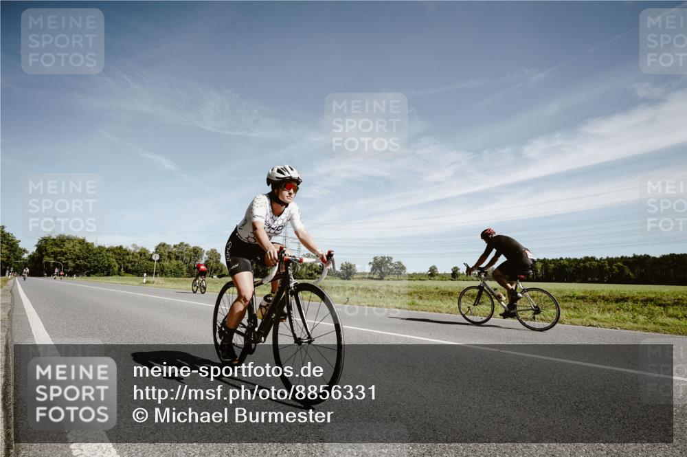 07.09.2025 - 19. Norderstedt Triathlon Michael Burmester http://msf.ph/oto/8856331 07.09.2025 12:16:33 Radfahren 738 meine-sportfotos.de