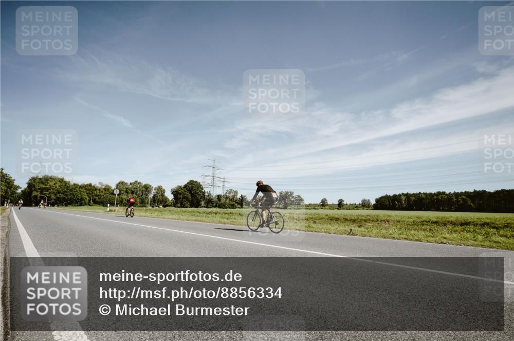 07.09.2025 - 19. Norderstedt Triathlon Michael Burmester http://msf.ph/oto/8856334 07.09.2025 12:16:34 Radfahren 738 meine-sportfotos.de