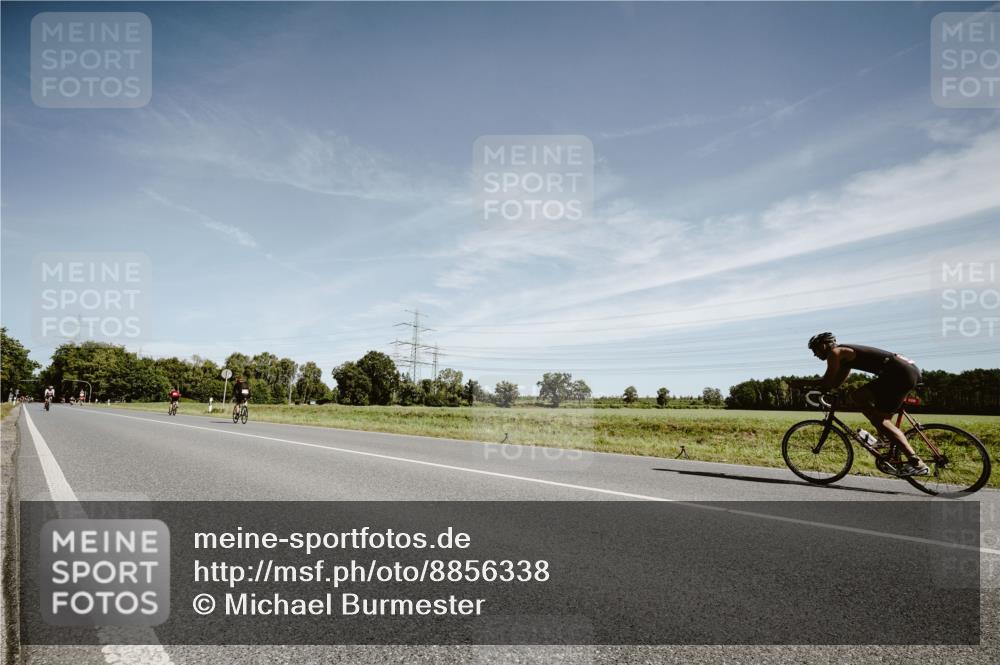 07.09.2025 - 19. Norderstedt Triathlon Michael Burmester http://msf.ph/oto/8856338 07.09.2025 12:16:35 Radfahren 738 meine-sportfotos.de
