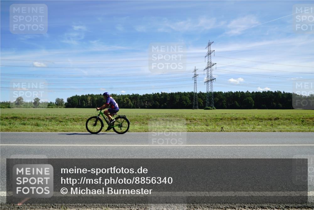 07.09.2025 - 19. Norderstedt Triathlon Michael Burmester http://msf.ph/oto/8856340 07.09.2025 12:48:20 Radfahren 1271, 1304 meine-sportfotos.de