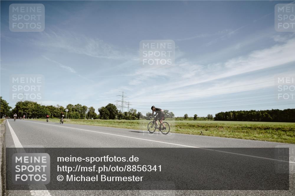 07.09.2025 - 19. Norderstedt Triathlon Michael Burmester http://msf.ph/oto/8856341 07.09.2025 12:16:36 Radfahren 738 meine-sportfotos.de