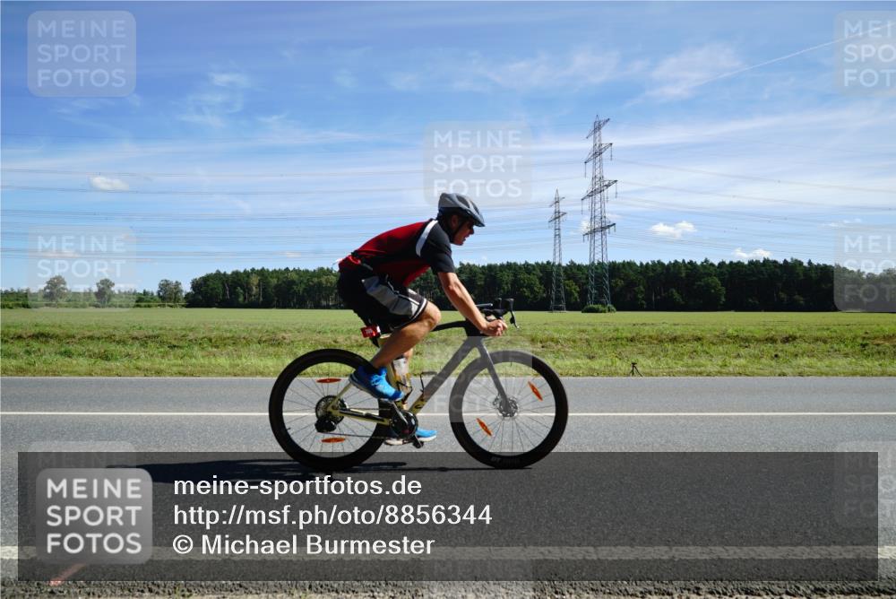 07.09.2025 - 19. Norderstedt Triathlon Michael Burmester http://msf.ph/oto/8856344 07.09.2025 12:48:25 Radfahren 786 meine-sportfotos.de
