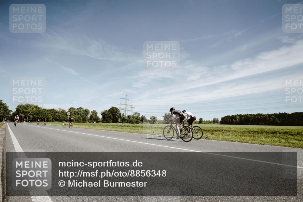 07.09.2025 - 19. Norderstedt Triathlon Michael Burmester http://msf.ph/oto/8856348 07.09.2025 12:16:38 Radfahren 302 meine-sportfotos.de