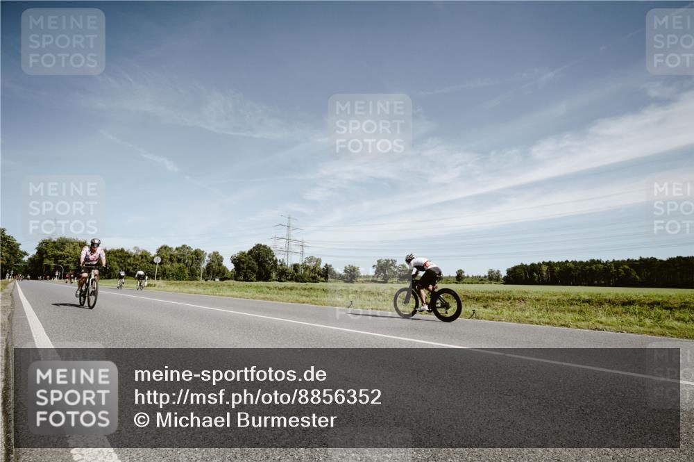07.09.2025 - 19. Norderstedt Triathlon Michael Burmester http://msf.ph/oto/8856352 07.09.2025 12:16:40 Radfahren 302 meine-sportfotos.de