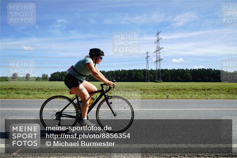 07.09.2025 - 19. Norderstedt Triathlon Michael Burmester http://msf.ph/oto/8856354 07.09.2025 12:48:31 Radfahren 248 meine-sportfotos.de