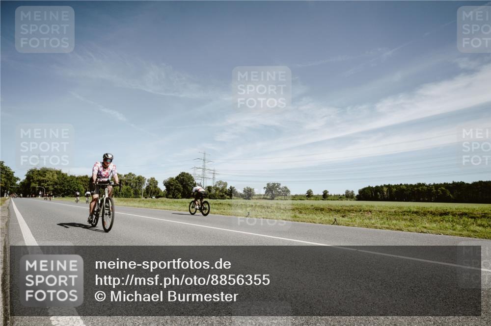 07.09.2025 - 19. Norderstedt Triathlon Michael Burmester http://msf.ph/oto/8856355 07.09.2025 12:16:41 Radfahren 302 meine-sportfotos.de