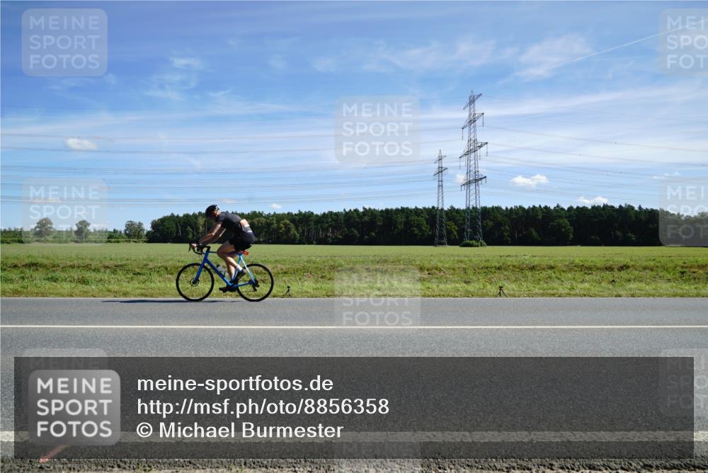 07.09.2025 - 19. Norderstedt Triathlon Michael Burmester http://msf.ph/oto/8856358 07.09.2025 12:48:36 Radfahren 248 meine-sportfotos.de