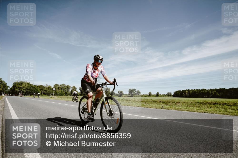07.09.2025 - 19. Norderstedt Triathlon Michael Burmester http://msf.ph/oto/8856359 07.09.2025 12:16:41 Radfahren 302 meine-sportfotos.de