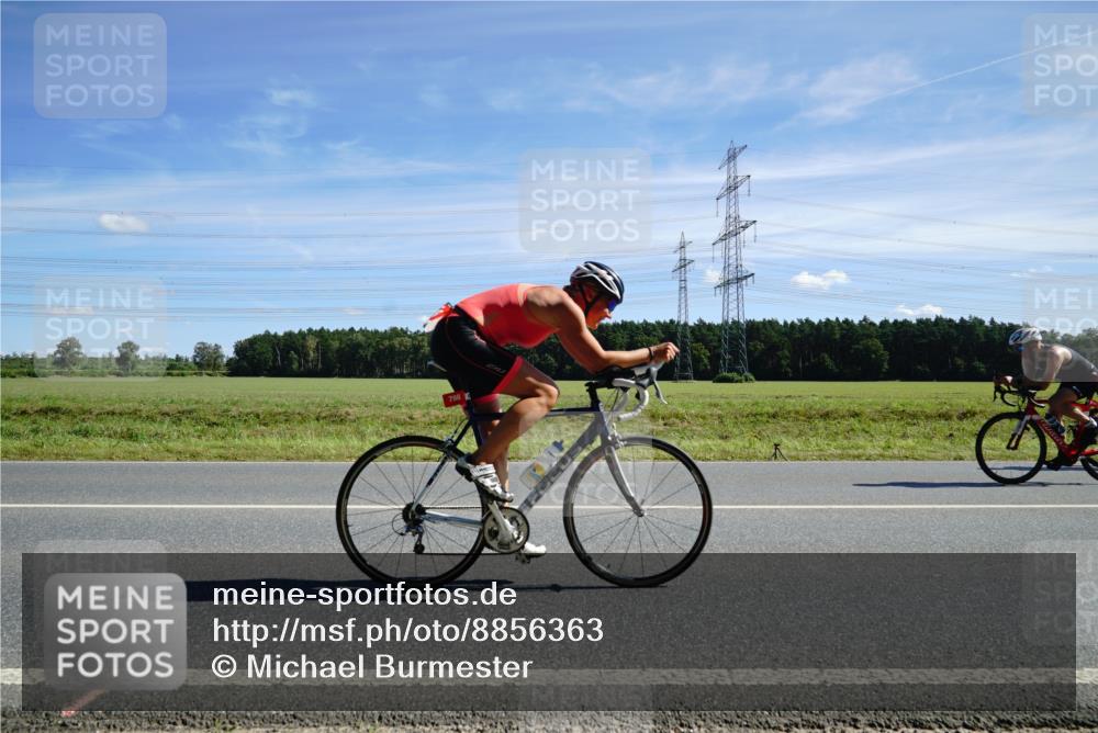 07.09.2025 - 19. Norderstedt Triathlon Michael Burmester http://msf.ph/oto/8856363 07.09.2025 12:48:39 Radfahren 798 meine-sportfotos.de