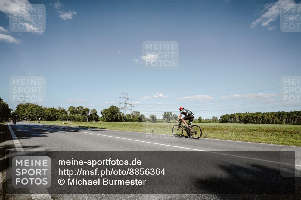 07.09.2025 - 19. Norderstedt Triathlon Michael Burmester http://msf.ph/oto/8856364 07.09.2025 15:21:28 Radfahren 463 meine-sportfotos.de