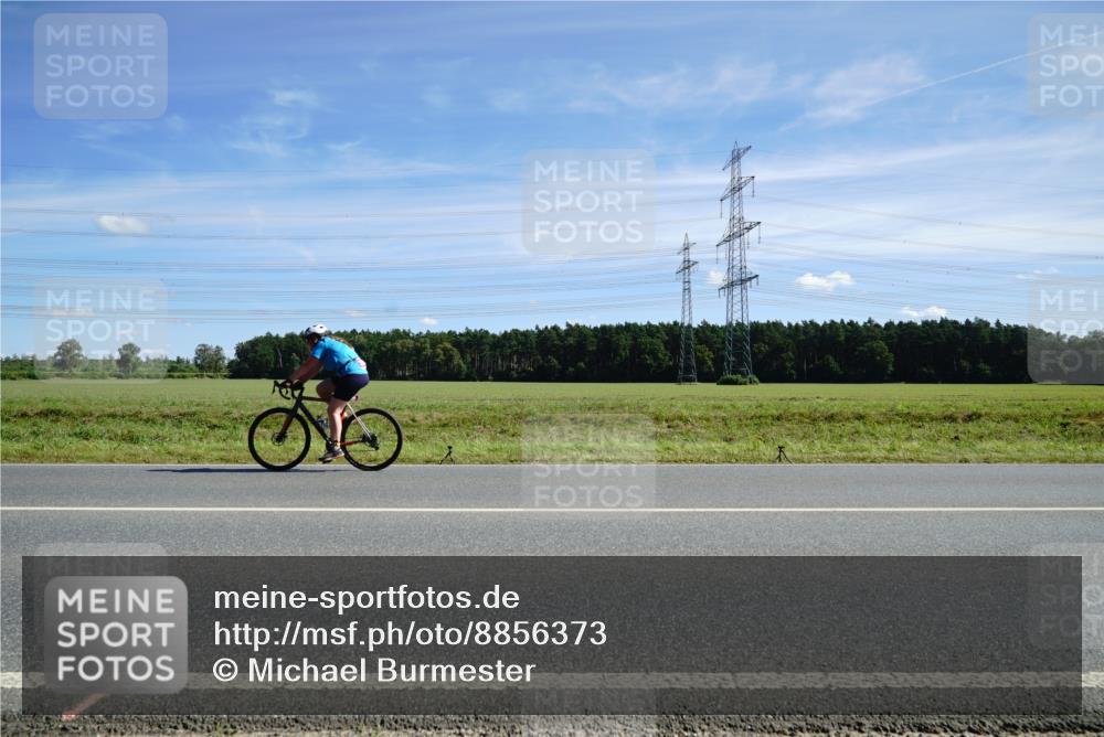 07.09.2025 - 19. Norderstedt Triathlon Michael Burmester http://msf.ph/oto/8856373 07.09.2025 12:48:41 Radfahren 798 meine-sportfotos.de