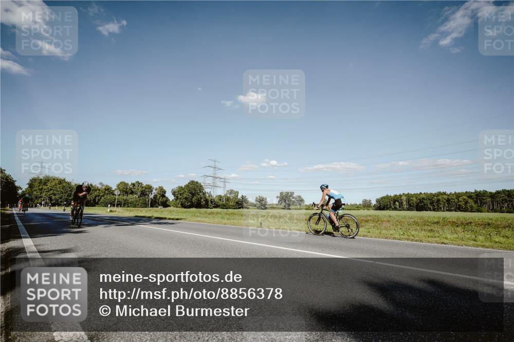 07.09.2025 - 19. Norderstedt Triathlon Michael Burmester http://msf.ph/oto/8856378 07.09.2025 15:21:36 Radfahren 403, 469, 1494, 1498 meine-sportfotos.de