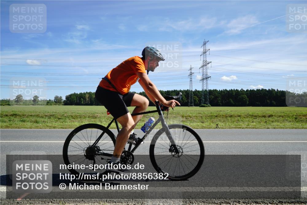 07.09.2025 - 19. Norderstedt Triathlon Michael Burmester http://msf.ph/oto/8856382 07.09.2025 12:48:45 Radfahren 283, 810, 853 meine-sportfotos.de