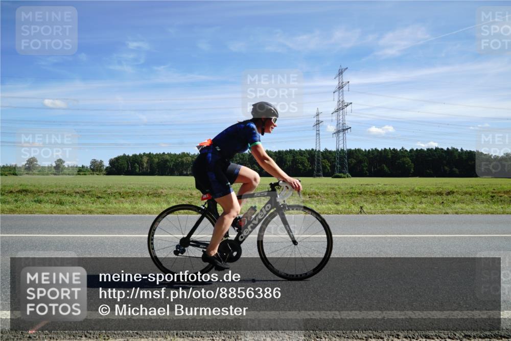 07.09.2025 - 19. Norderstedt Triathlon Michael Burmester http://msf.ph/oto/8856386 07.09.2025 12:48:45 Radfahren 283, 810, 853 meine-sportfotos.de