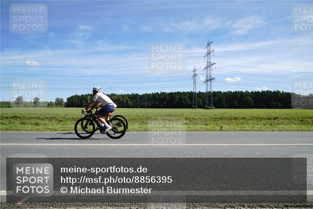 07.09.2025 - 19. Norderstedt Triathlon Michael Burmester http://msf.ph/oto/8856395 07.09.2025 12:48:50 Radfahren 853 meine-sportfotos.de