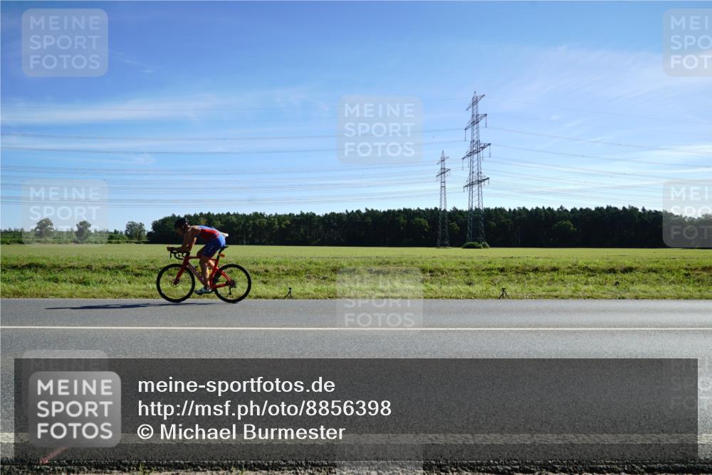 07.09.2025 - 19. Norderstedt Triathlon Michael Burmester http://msf.ph/oto/8856398 07.09.2025 11:06:36 Radfahren 1162, 1202, 1203 meine-sportfotos.de