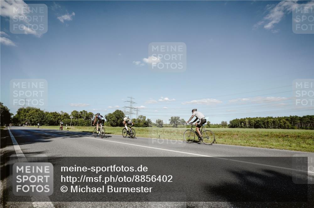 07.09.2025 - 19. Norderstedt Triathlon Michael Burmester http://msf.ph/oto/8856402 07.09.2025 15:21:42 Radfahren 479, 882, 1498 meine-sportfotos.de